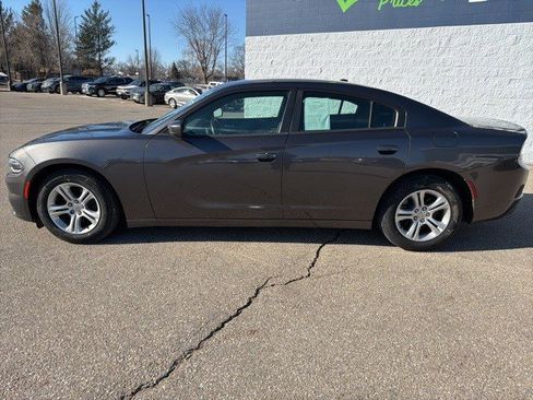 Used 2016 Dodge Charger SE w/ Popular Equipment Group image 2