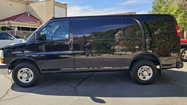 Used 2018 Chevrolet Express 2500 w/ Driver Convenience Package RWD image 8
