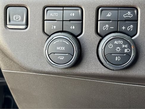 Used 2025 Chevrolet Silverado 1500 LTZ w/ Z71 Off-Road Package image 12