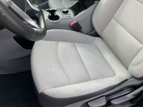 Used 2024 GMC Terrain SLE image 18