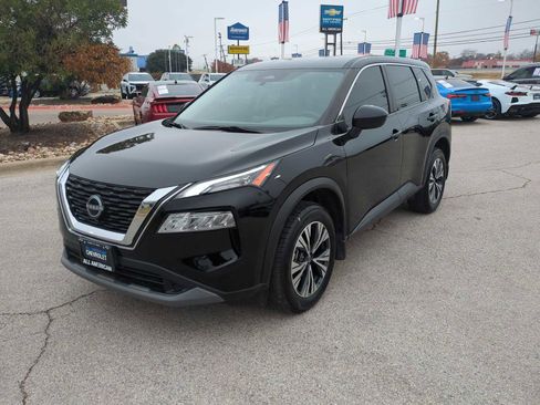 Used 2023 Nissan Rogue SV image 4
