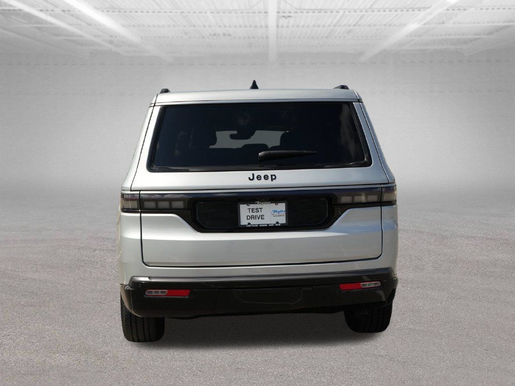 Used 2026 Jeep Grand Wagoneer 2WD w/ Premium Group I image 7