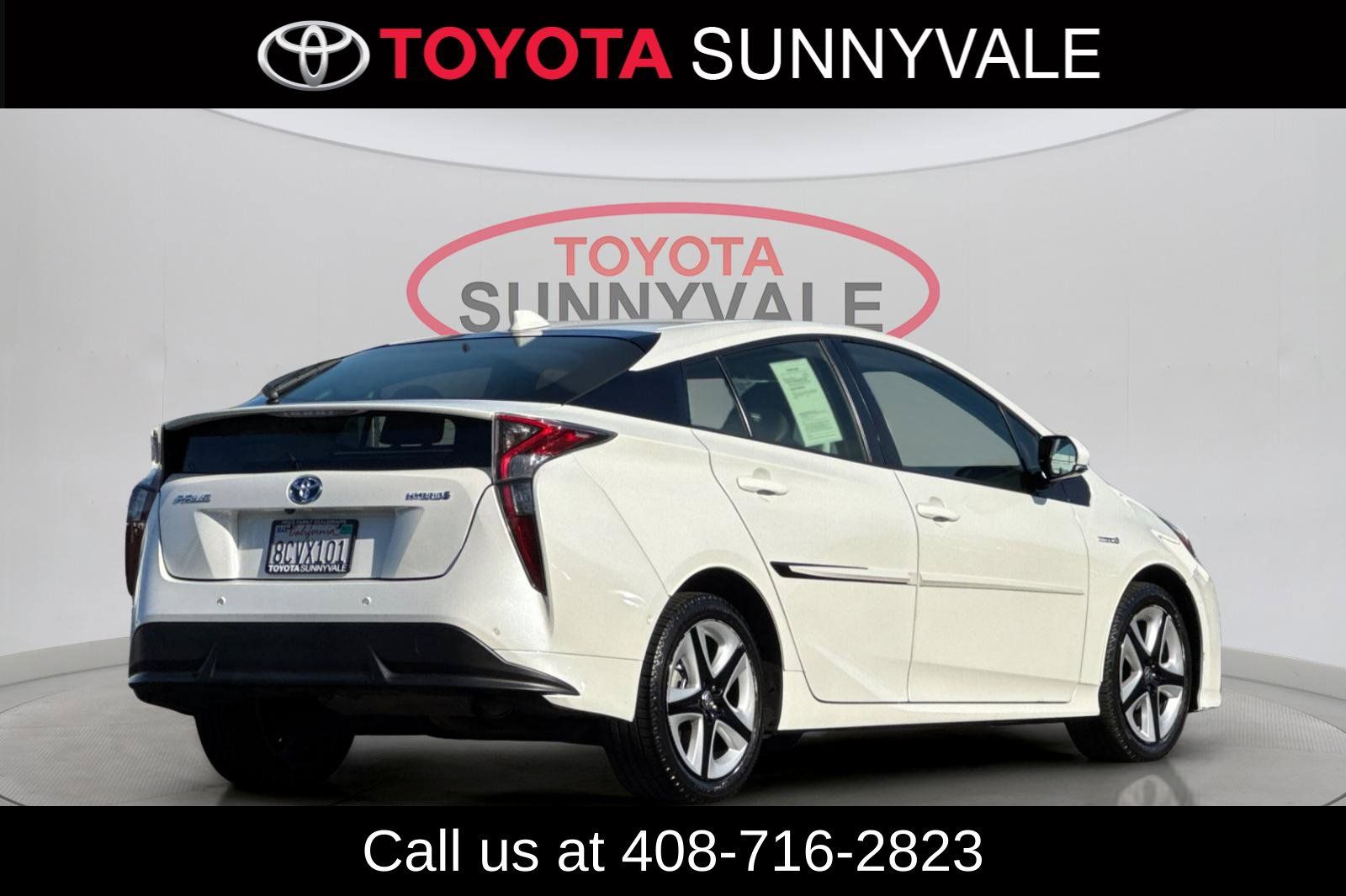 Used 2018 Toyota Prius Four Touring w/ Premium Convenience Package FWD image 4