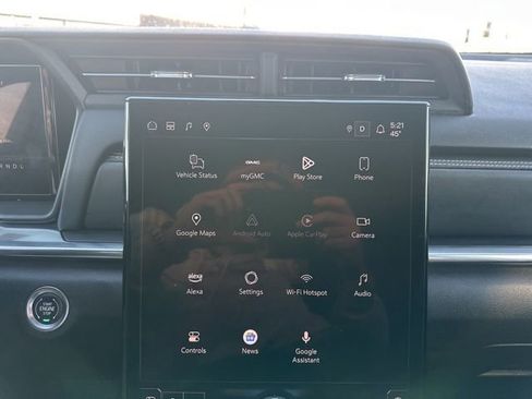 Used 2025 GMC Terrain Elevation image 17