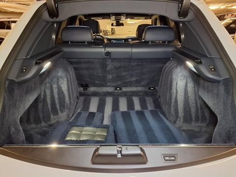 Used 2023 Rolls-Royce Cullinan AWD/4WD image 22