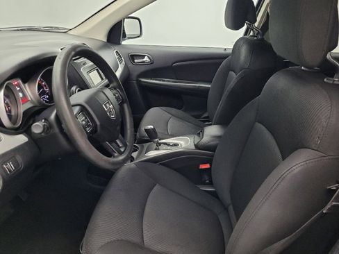 Used 2019 Dodge Journey SE image 17