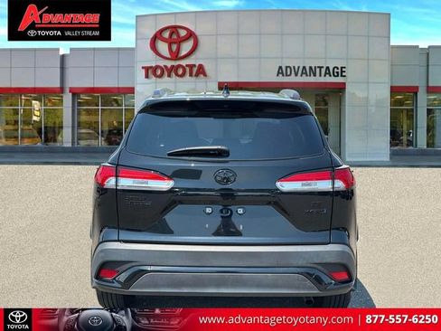Used 2024 Toyota Corolla Cross AWD Hybrid w/ Moonroof Package image 8
