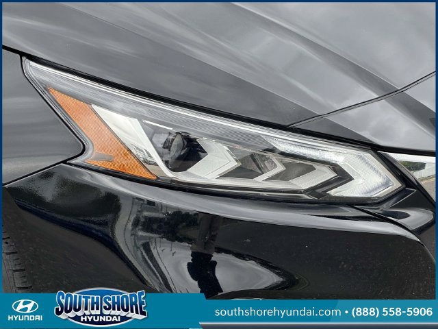 Used 2022 Nissan Altima 2.5 SV w/ SV Premium Package FWD image 11