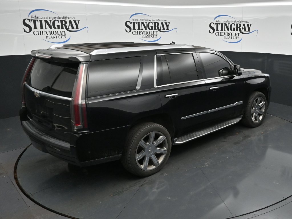 Used 2017 Cadillac Escalade Luxury AWD/4WD image 24