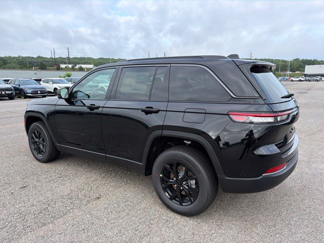 New 2026 Jeep Grand Cherokee Altitude AWD/4WD image 5