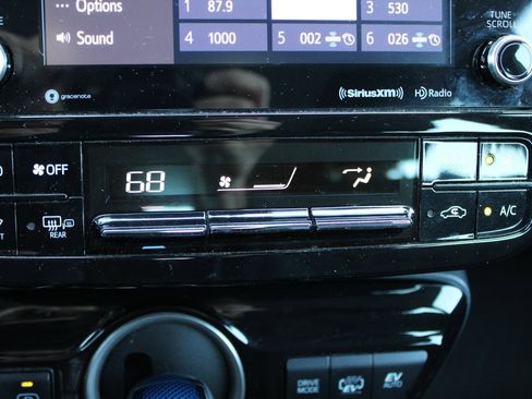 Used 2021 Toyota Prius Prime LE FWD image 24