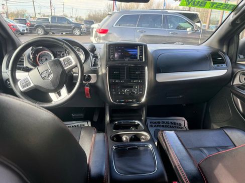 Used 2019 Dodge Grand Caravan GT image 12