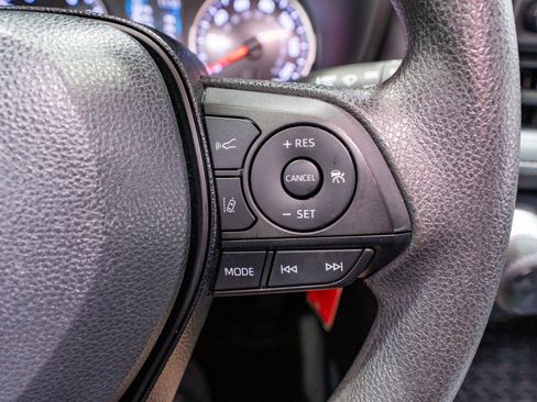 Used 2019 Toyota RAV4 LE AWD/4WD image 22