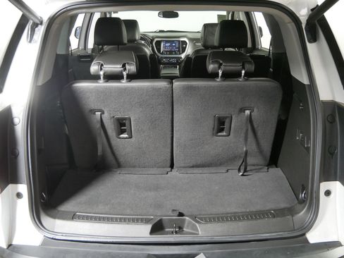 Used 2021 GMC Acadia SLT w/ Trailering Package image 18