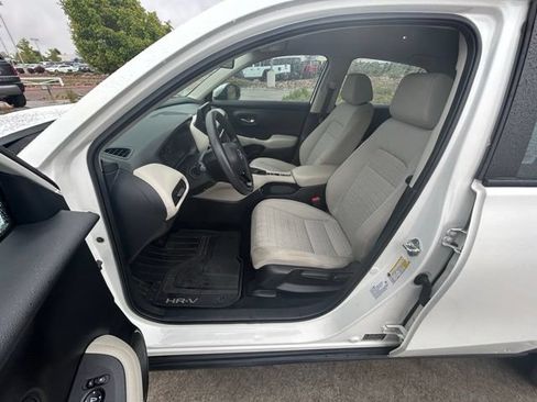 Used 2023 Honda HR-V LX image 12