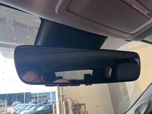 Used 2021 Toyota Highlander Limited image 26