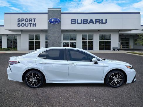Used 2024 Toyota Camry SE FWD image 2