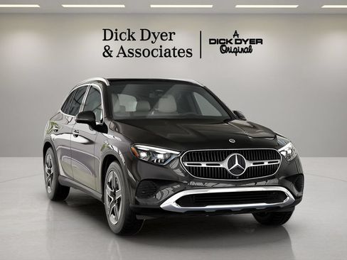 Used 2026 Mercedes-Benz GLC 300 image 5