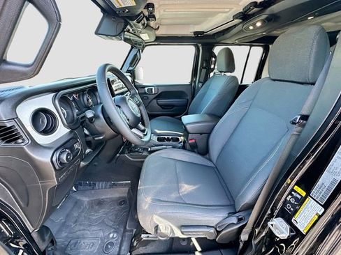 Used 2024 Jeep Wrangler Willys image 19