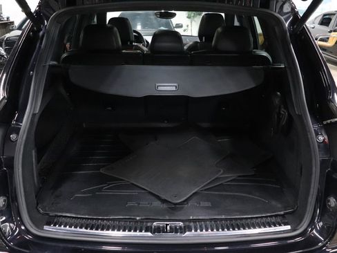 Used 2017 Porsche Cayenne Turbo image 18