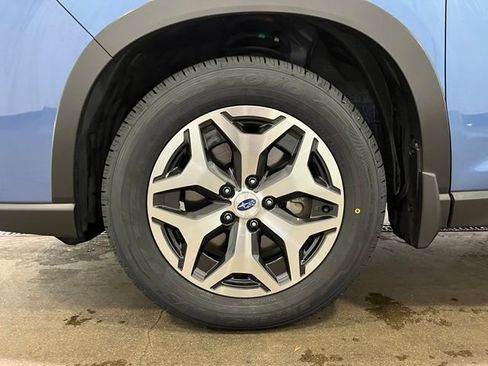 Used 2024 Subaru Forester Premium AWD/4WD image 23