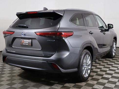 Used 2022 Toyota Highlander Limited image 14