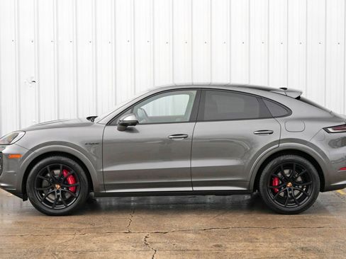 Used 2025 Porsche Cayenne S image 52