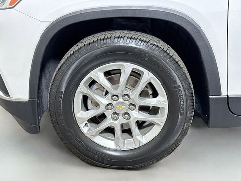Used 2020 Chevrolet Traverse LT FWD image 29