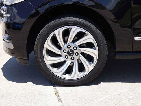 Used 2024 Lincoln Navigator Reserve AWD/4WD image 8