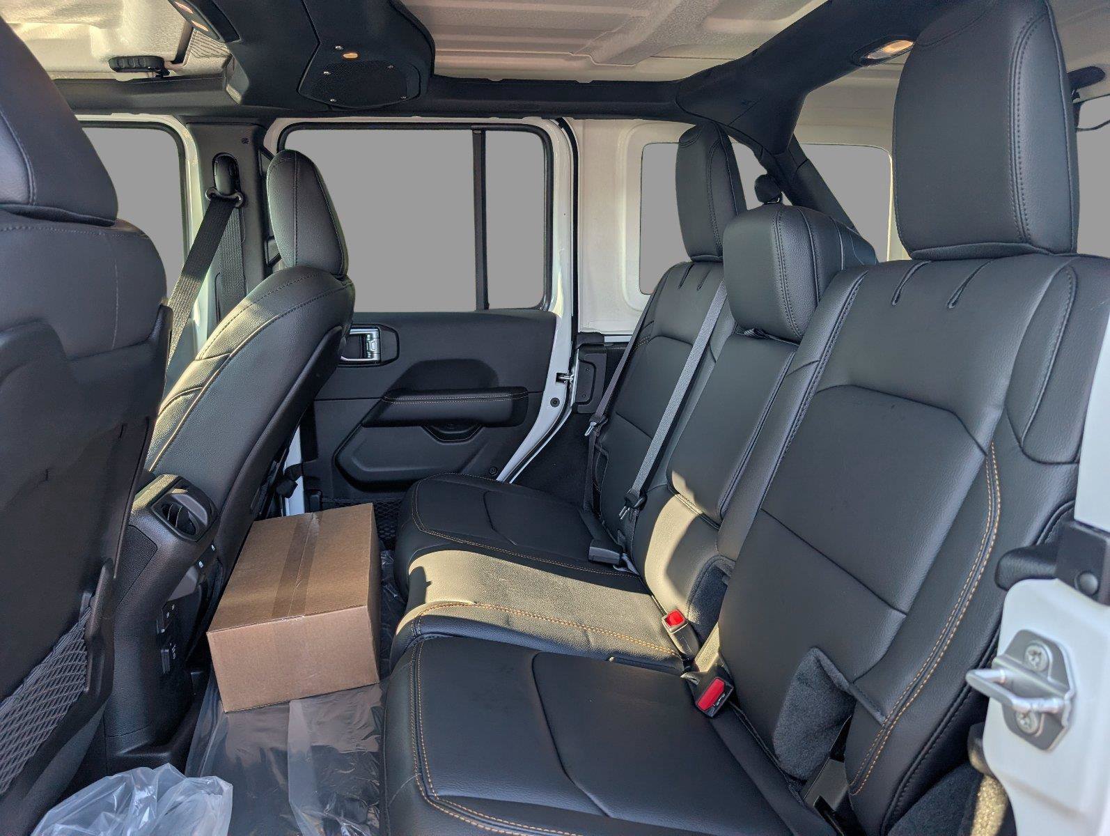 New 2027 Jeep Wrangler Unlimited Sahara AWD/4WD image 34