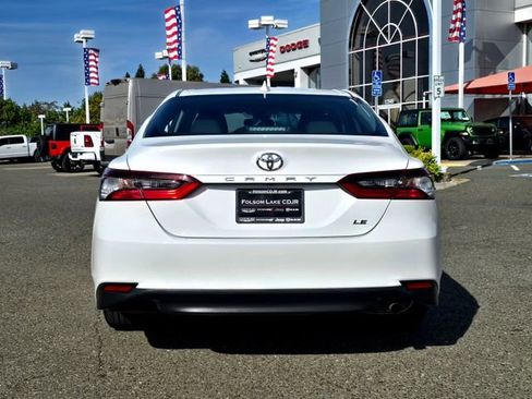 Used 2024 Toyota Camry LE image 5