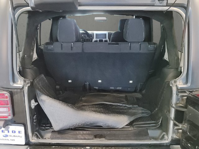 Used 2018 Jeep Wrangler Unlimited Sahara AWD/4WD image 37