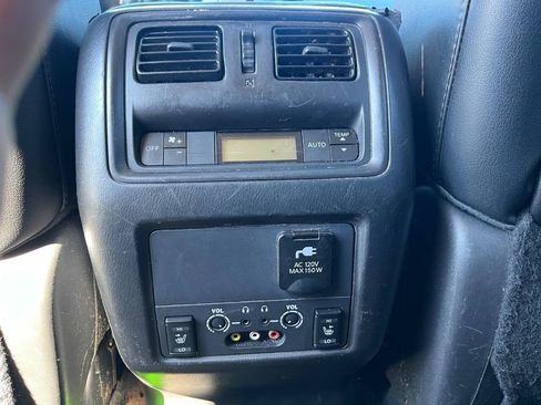 Used 2016 Nissan Pathfinder Platinum w/ Family Entertainment Package FWD image 18