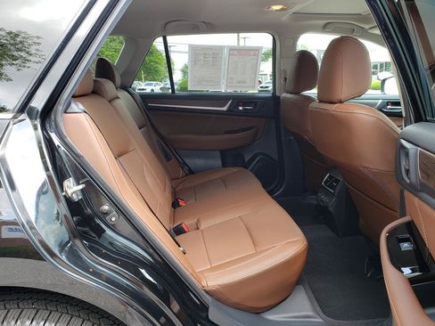 Used 2019 Subaru Outback 2.5i Touring w/ Popular Package #3A AWD/4WD image 16