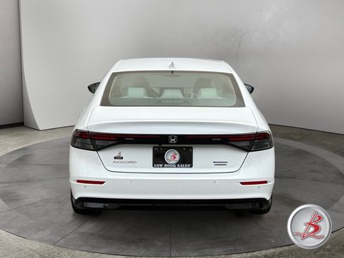Used 2024 Honda Accord Touring image 6
