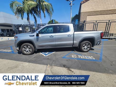 Used 2025 GMC Sierra 1500 SLT AWD/4WD image 3