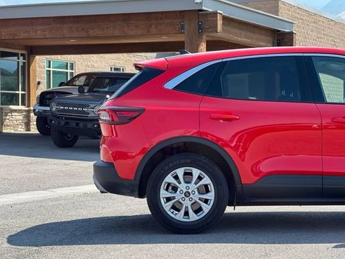 Used 2024 Ford Escape Active AWD/4WD image 9