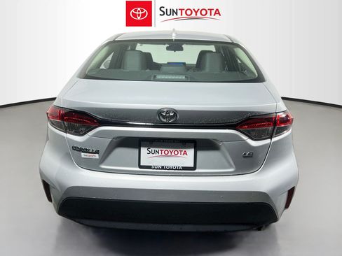 Used 2024 Toyota Corolla LE FWD image 5