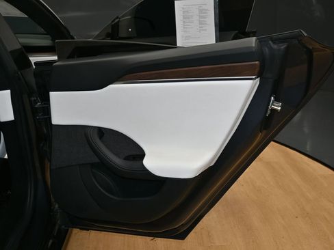 Used 2022 Tesla Model S image 43