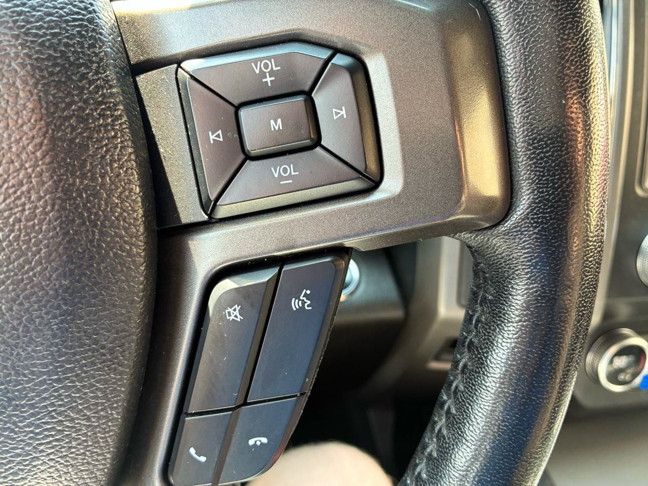 Used 2020 Ford Expedition XLT w/ Equipment Group 202A AWD/4WD image 18
