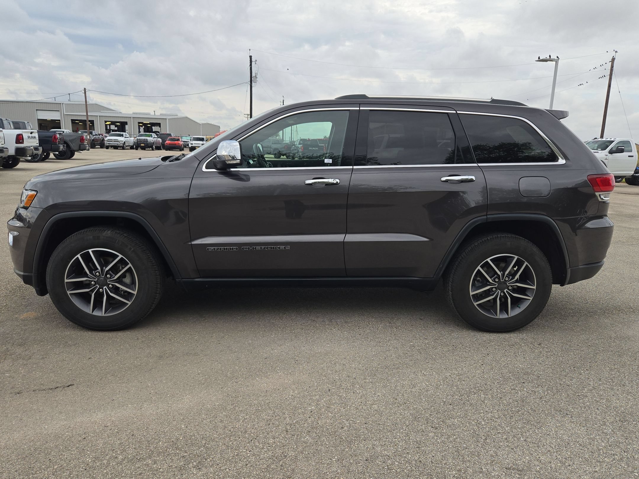 Used 2020 Jeep Grand Cherokee Limited w/ Trailer Tow Group IV RWD image 6