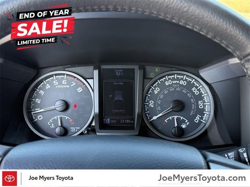 Used 2018 Toyota Tacoma TRD Off-Road image 14