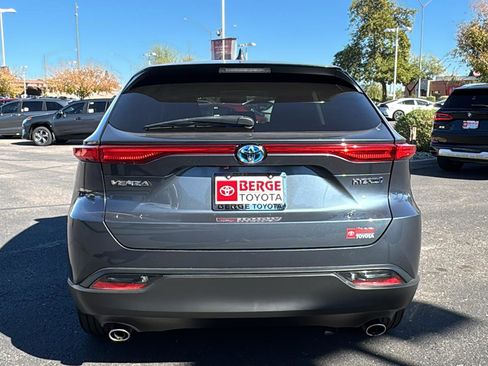 Used 2021 Toyota Venza LE w/ Carpet Mat Package (TMS) image 6