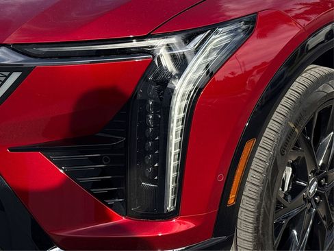 New 2025 Cadillac Optiq Sport 1 w/ LPO, ONYX Package image 14