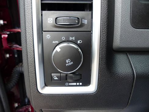 Used 2018 RAM 1500 Big Horn AWD/4WD image 27