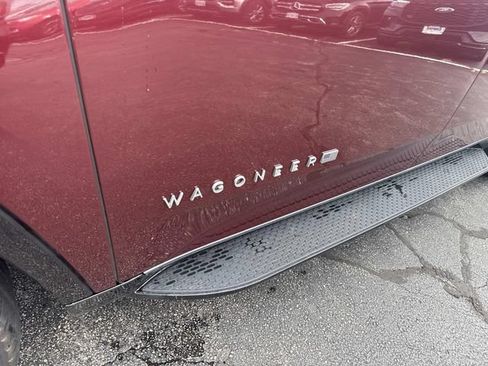 Used 2024 Jeep Wagoneer Series III AWD/4WD image 16