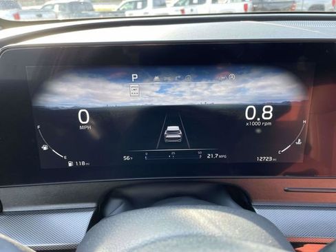 Used 2025 Kia Sportage SX image 24