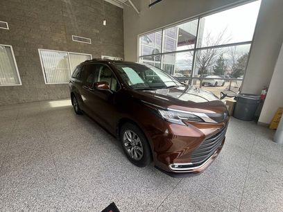Used 2023 Toyota Sienna XLE
