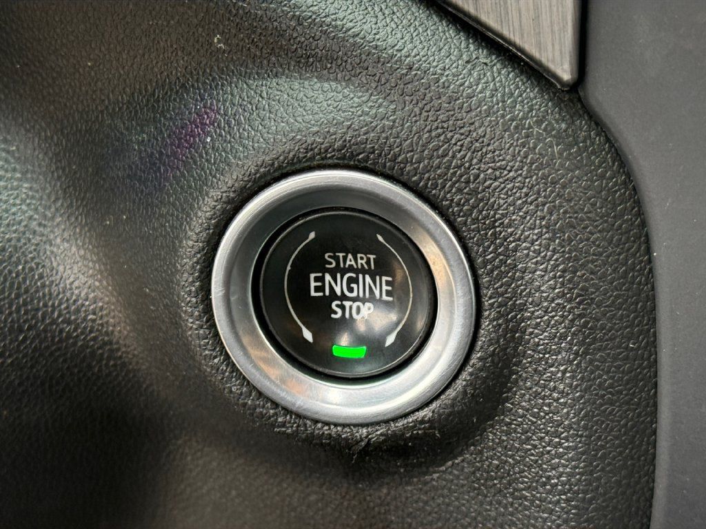 Used 2022 GMC Sierra 2500 Denali w/ Denali Black Diamond Edition AWD/4WD image 34