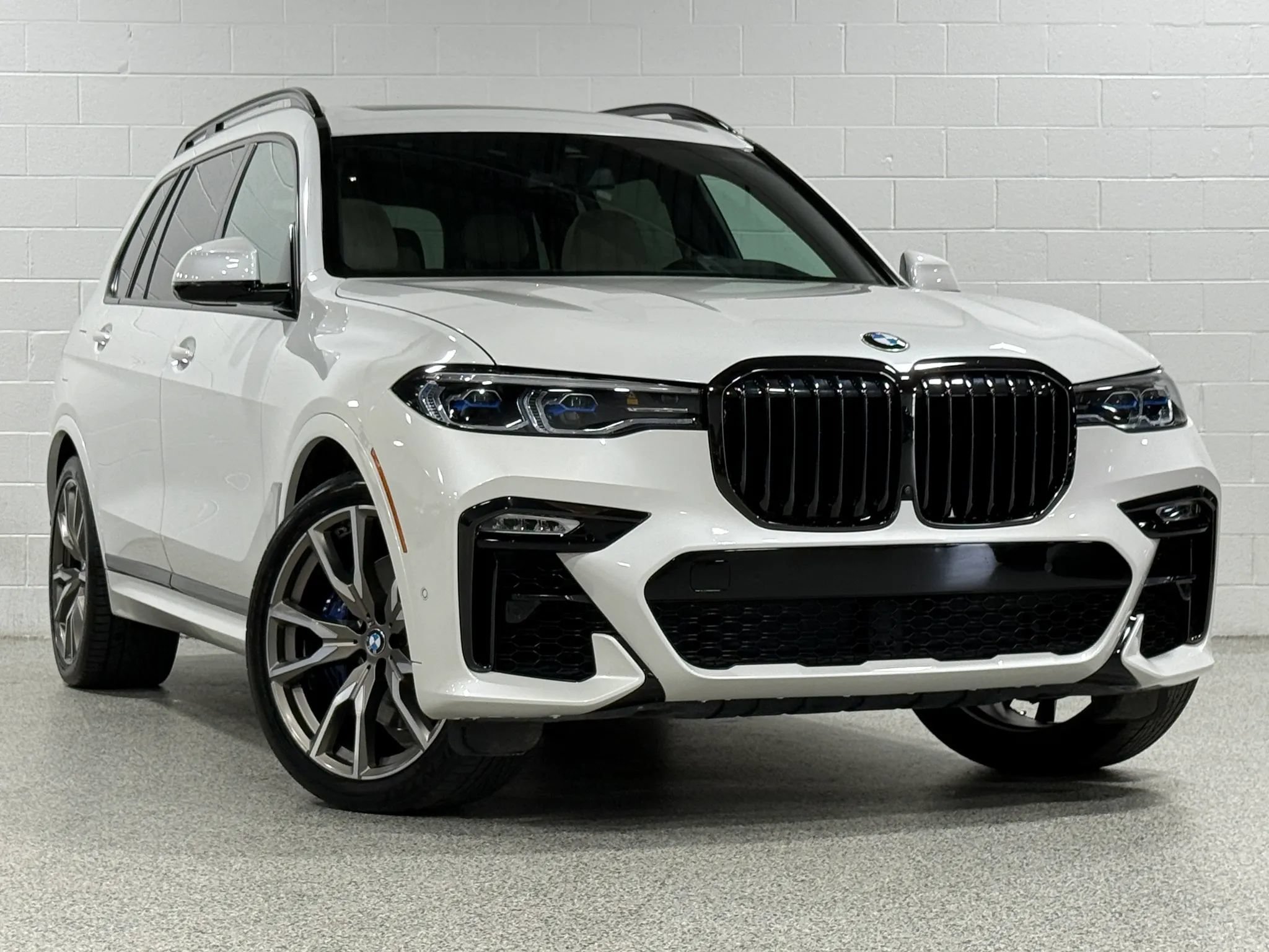 Used 2020 BMW X7 M50i w/ Executive Package AWD/4WD image 4